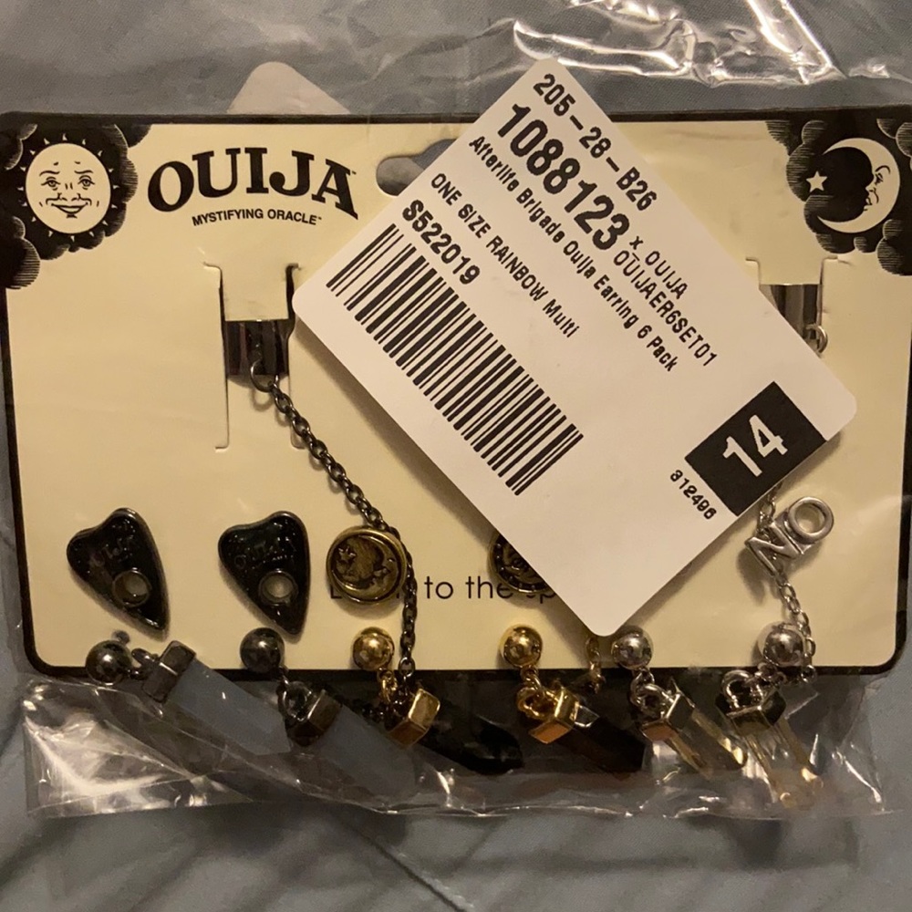 NWT Quija earrings👻